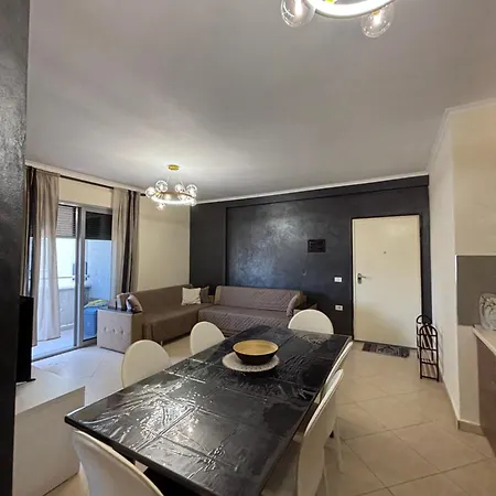 Casa Al Mare アパート Vlorë
